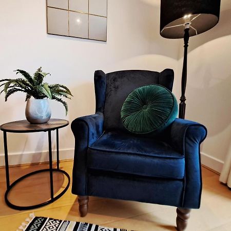 2 Bedroom, 2 Bathroom Apartment With Free Parking In A Great Location Cambridge Exterior foto