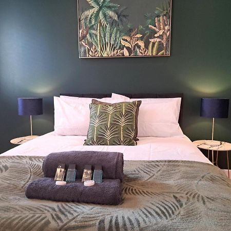 2 Bedroom, 2 Bathroom Apartment With Free Parking In A Great Location Cambridge Exterior foto