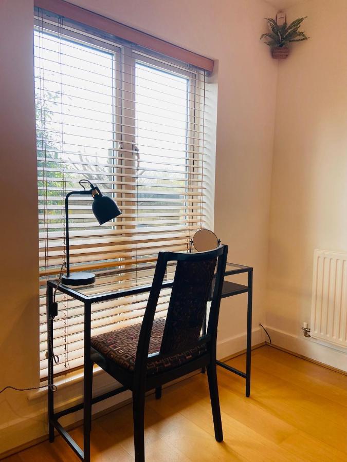 2 Bedroom, 2 Bathroom Apartment With Free Parking In A Great Location Cambridge Exterior foto